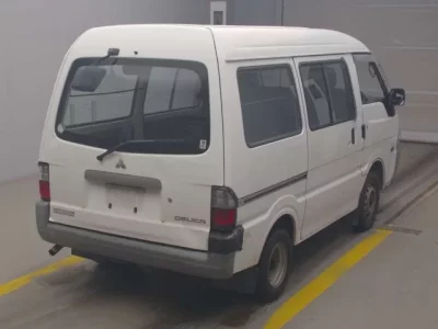 Mitsubishi DELICA