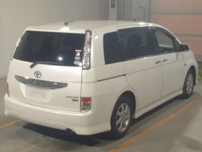 Toyota ISIS