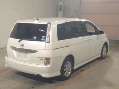 Toyota ISIS