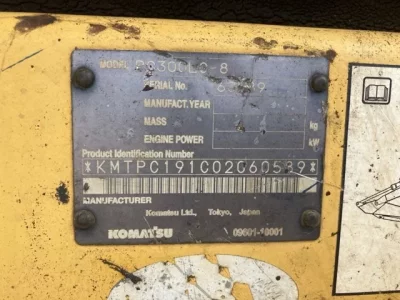 KOMATSU PC300LC-8
