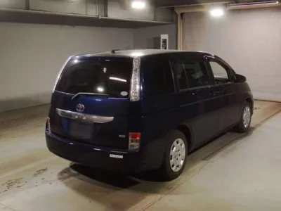 Toyota ISIS