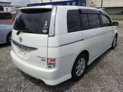 Toyota ISIS