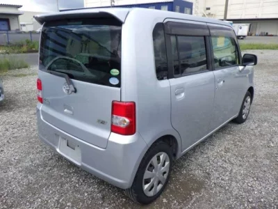 Toyota PIXIS SPACE