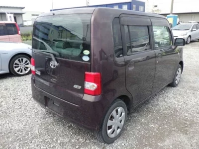 Toyota PIXIS SPACE
