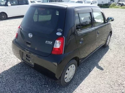 Daihatsu Esse