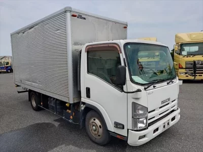 Isuzu ELF