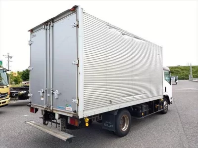 Isuzu ELF