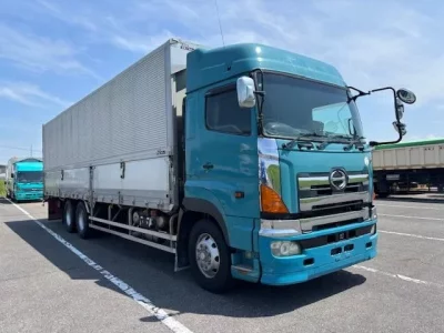 Hino TRUCK