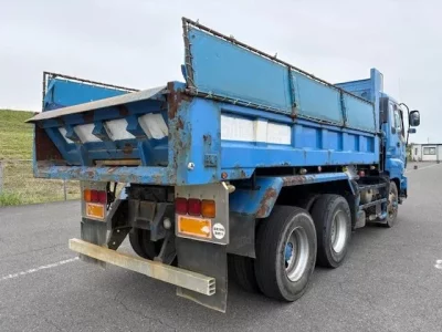 Isuzu TRUCK