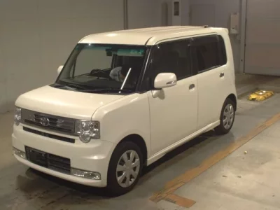 Toyota PIXIS SPACE