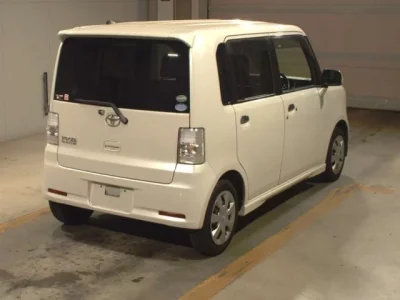 Toyota PIXIS SPACE
