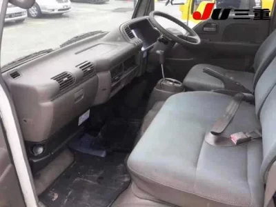 Isuzu ELF TRUCK