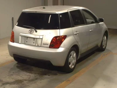 Toyota IST
