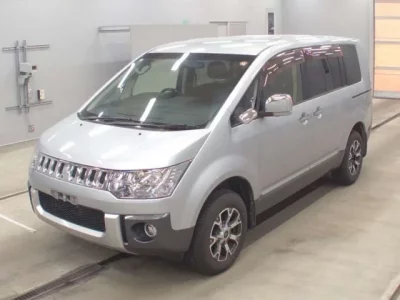 Mitsubishi DELICA D5
