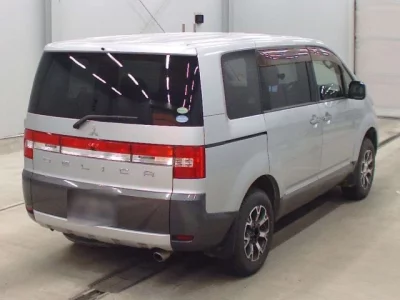 Mitsubishi DELICA D5