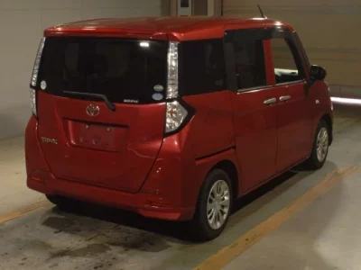 Toyota TANK