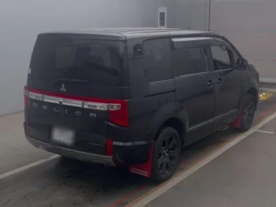 Mitsubishi DELICA D5