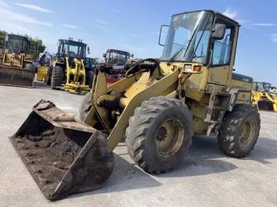 KOMATSU WA100-3