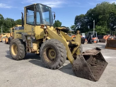 KOMATSU WA100-3
