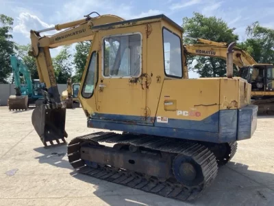 KOMATSU PC60-2