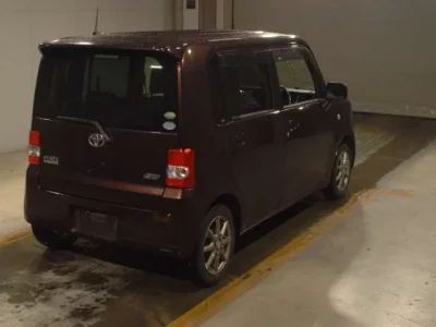 Toyota PIXIS SPACE