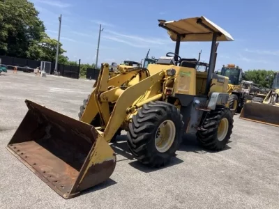 KOMATSU WA80-3