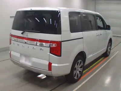 Mitsubishi DELICA D5