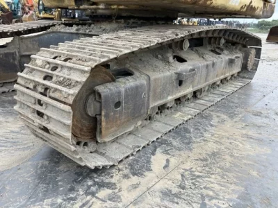 KOMATSU PC200-8