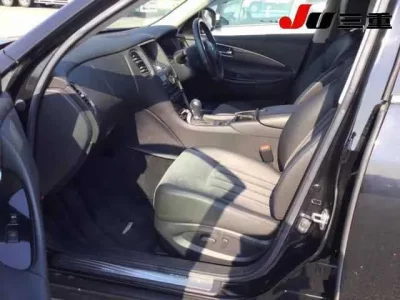 Nissan SKYLINE CROSSOVER