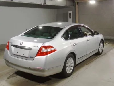 Nissan TEANA