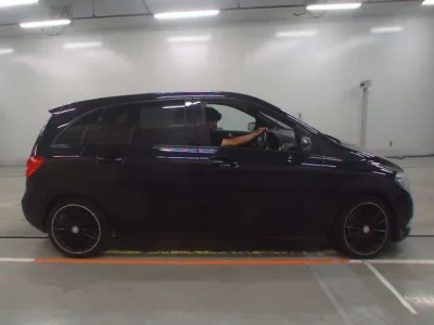 Mercedes-Benz B CLASS