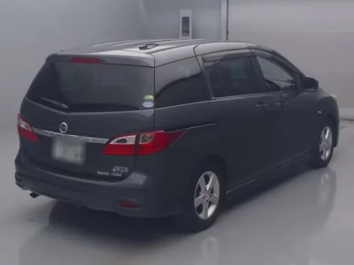 Nissan LAFESTA