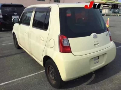 Daihatsu Esse
