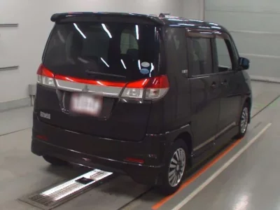 Mitsubishi DELICA D2