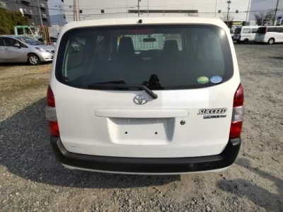 Toyota SUCCEED