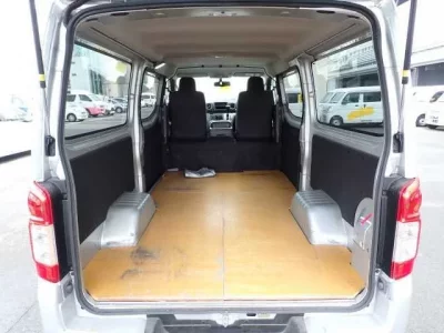 Nissan CARAVAN VAN