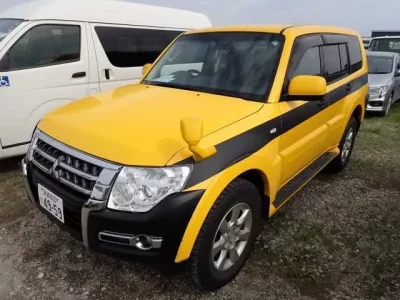 Mitsubishi PAJERO