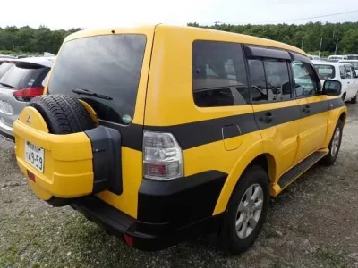 Mitsubishi PAJERO