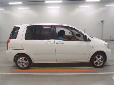 Toyota RAUM