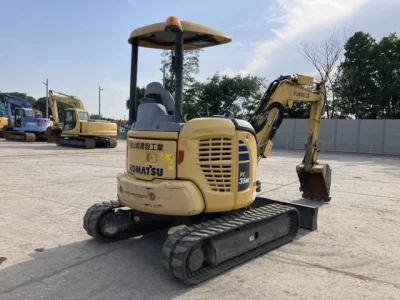 KOMATSU PC35MR-5