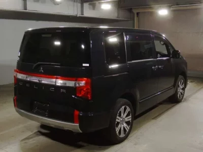 Mitsubishi DELICA D5