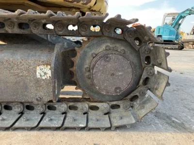 KOMATSU PC30MR-5