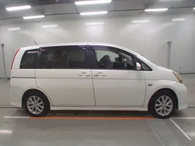 Toyota ISIS