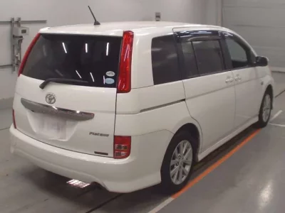Toyota ISIS