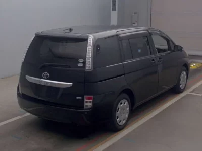 Toyota ISIS