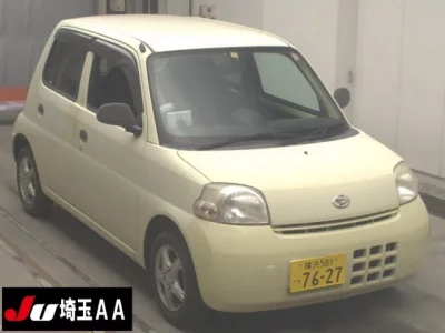 Daihatsu Esse
