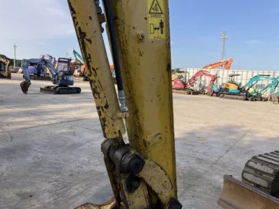 KOMATSU PC50MR-2