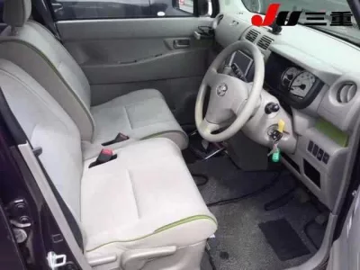 Toyota PIXIS SPACE
