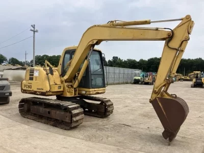 KOMATSU PC60-7