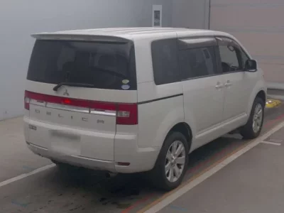 Mitsubishi DELICA D5